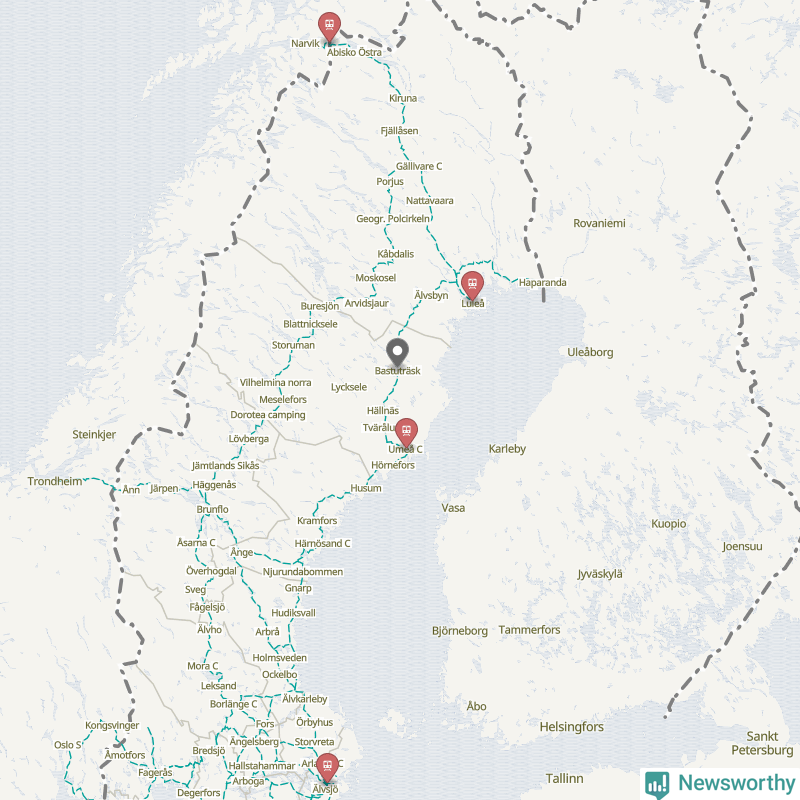 Karta över förseningar vid olika avgångsstationer. Här visas stationer med fler än fem avgångar under månaden.