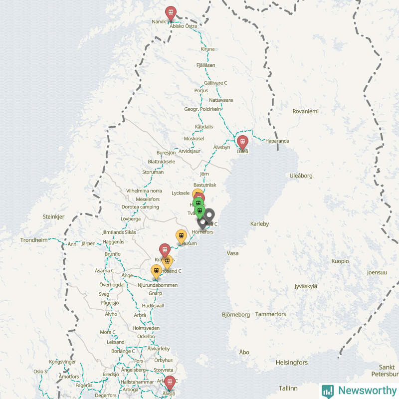 Karta över förseningar vid olika avgångsstationer. Här visas stationer med fler än fem avgångar under månaden.