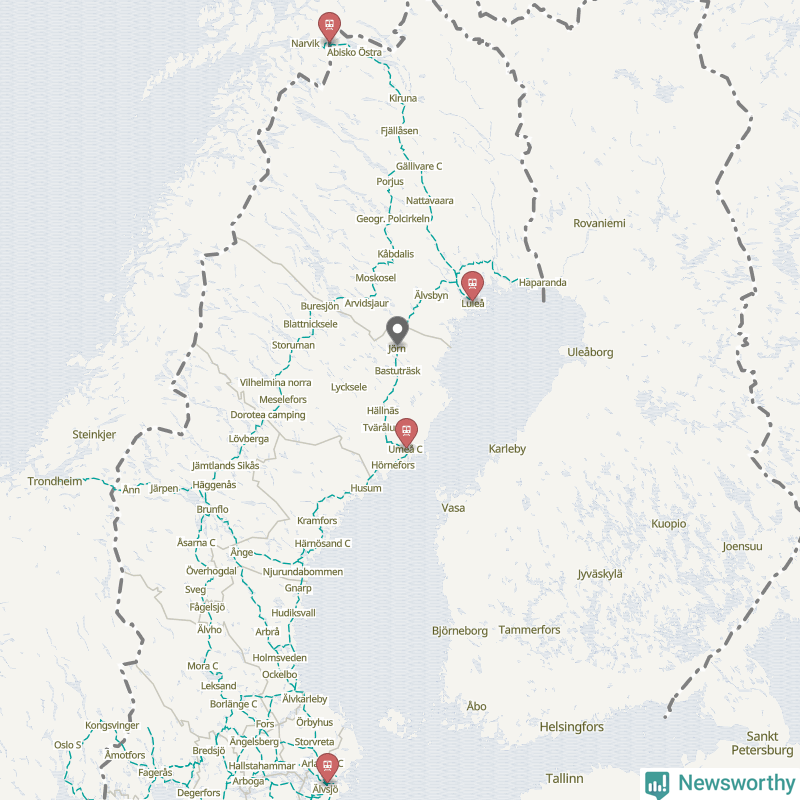 Karta över förseningar vid olika avgångsstationer. Här visas stationer med fler än fem avgångar under månaden.