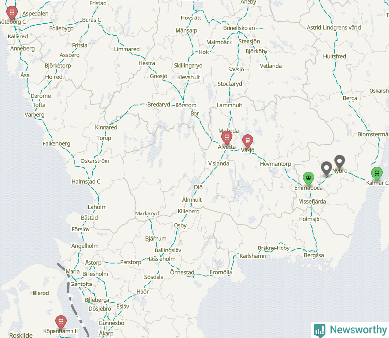 Karta över förseningar vid olika avgångsstationer. Här visas stationer med fler än fem avgångar under månaden.