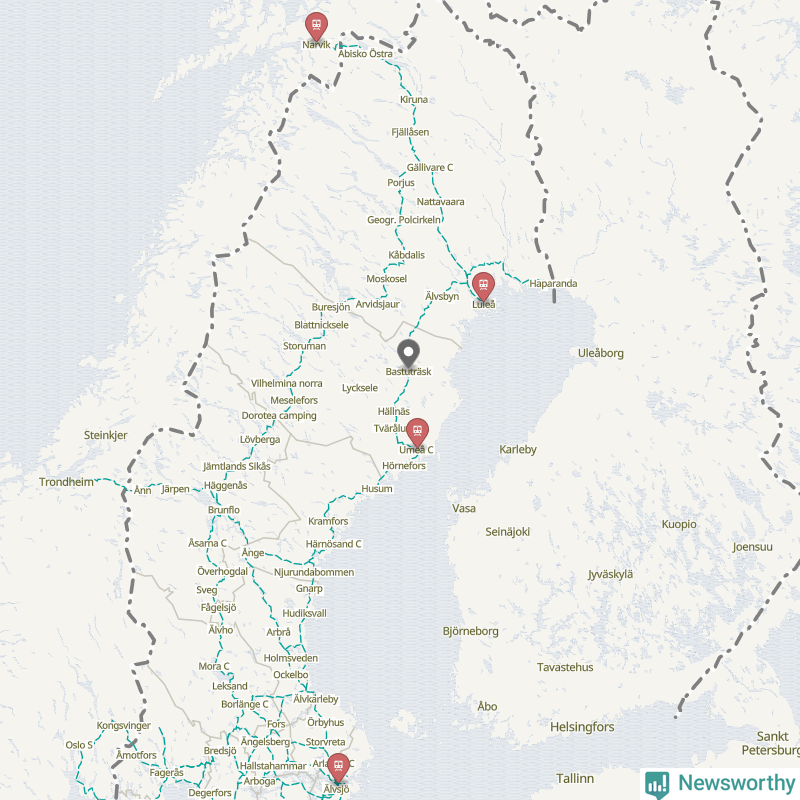 Karta över förseningar vid olika avgångsstationer. Här visas stationer med fler än fem avgångar under månaden.