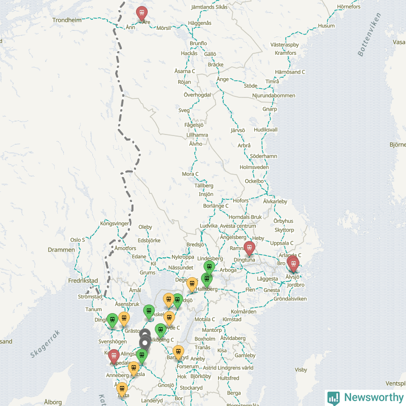 Karta över förseningar vid olika avgångsstationer. Här visas stationer med fler än fem avgångar under månaden.