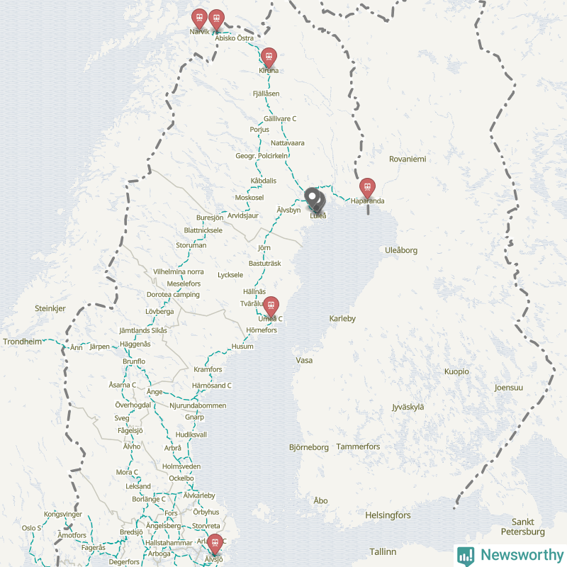 Karta över förseningar vid olika avgångsstationer. Här visas stationer med fler än fem avgångar under månaden.