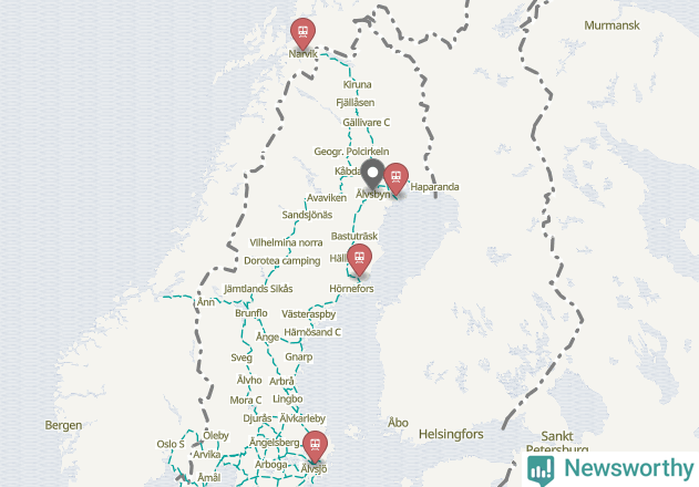 Karta över förseningar vid olika avgångsstationer. Här visas stationer med fler än fem avgångar under månaden.